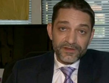 Το συγκινητικό αντίο στον Βασίλη Μπεσκένη: Η ζωή του υπό τους ήχους του «My Way» - «Βούρκωσε» η Α.Μπουσδούκου (βίντεο)